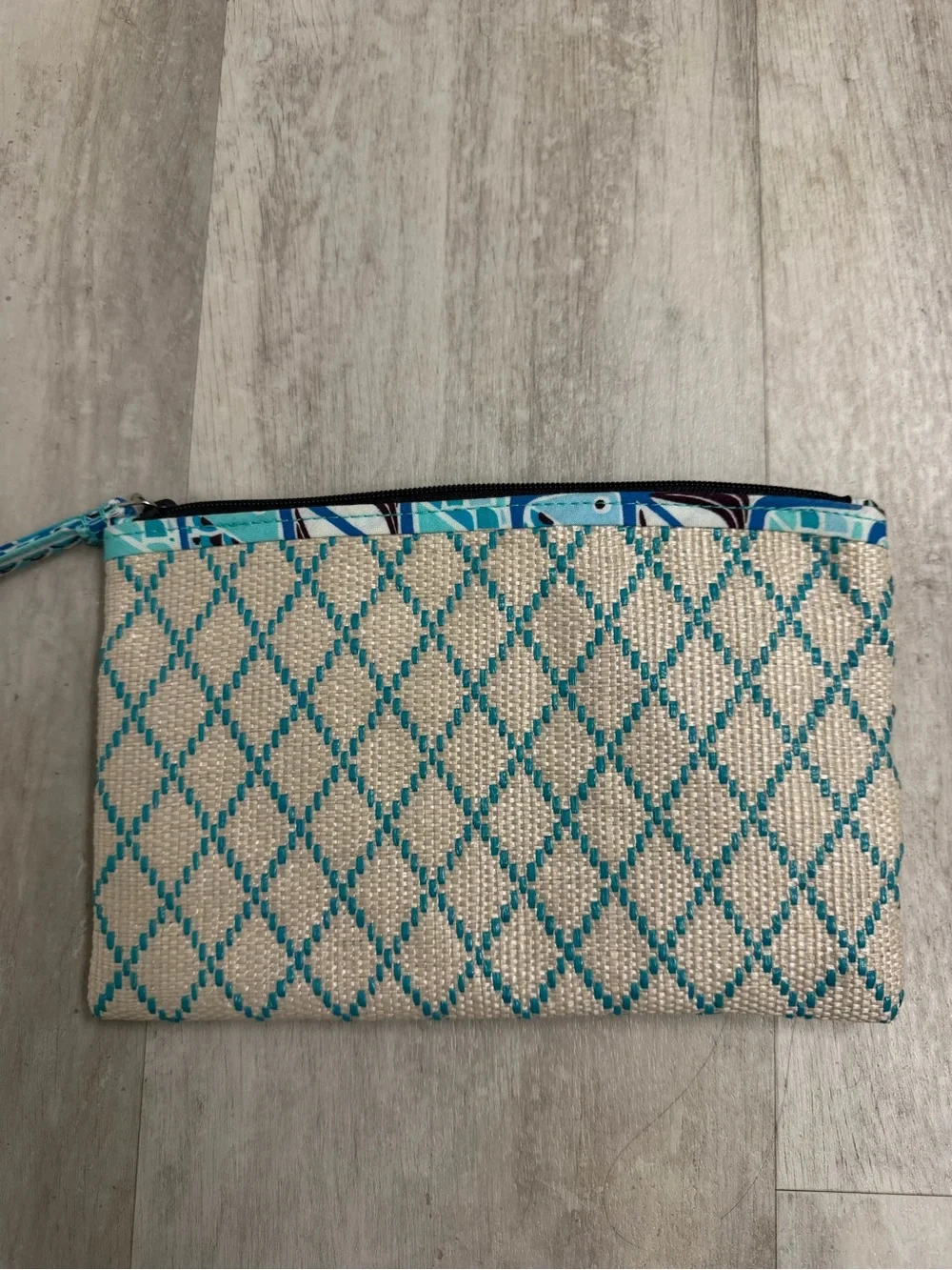 Vera Bradley adorable woven